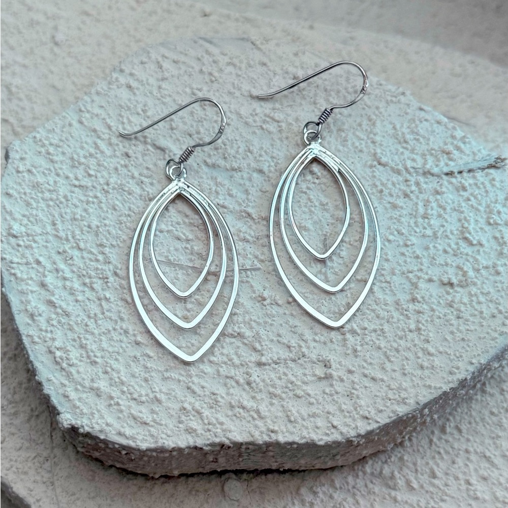 925 Sterling Silver Oval Dangle Earrings! NEW! - Picture 2 of 4